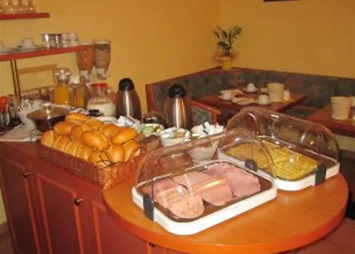 国民酒店 招待所 3*